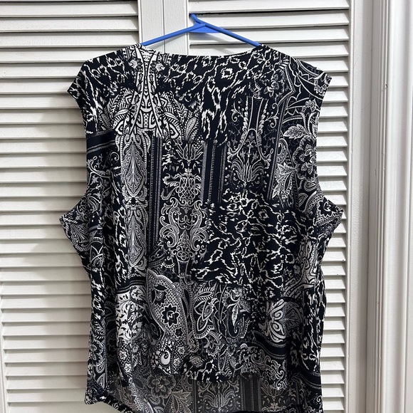 Black and white printed top - Picture 2 of 3